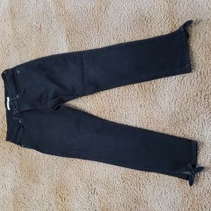 Levi black crop jeans